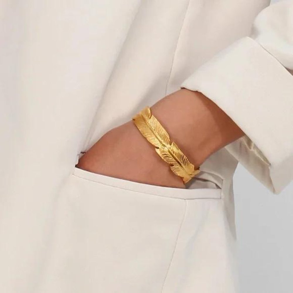 NEW 18K GOLD LEAF BANGLE CUFF BRACELET, NICE BRACELET, CUTE BRACELET - Picture 3 of 8